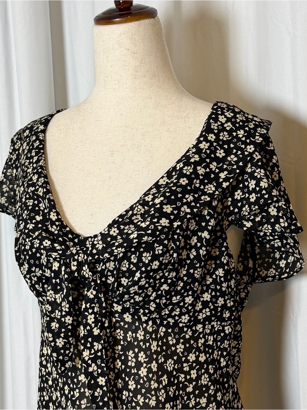 Reformation Britta Top Floral Tie Front Black Cream VNeck Short Sleeve NWT Large - Picture 7 of 14